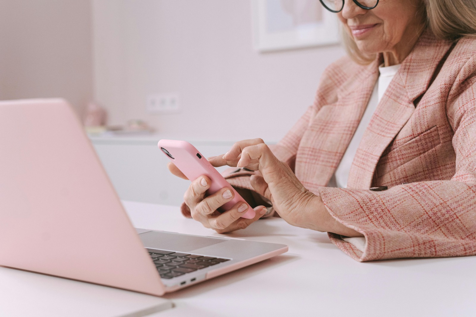 Compare Top Business mobile deals UK for Small Businesses