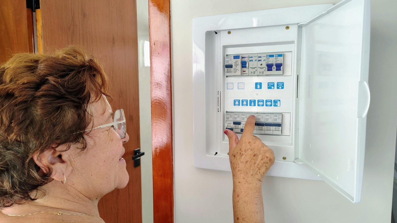 Signs you need an electrical upgrade and When to Call a Professional Electrician in NJ