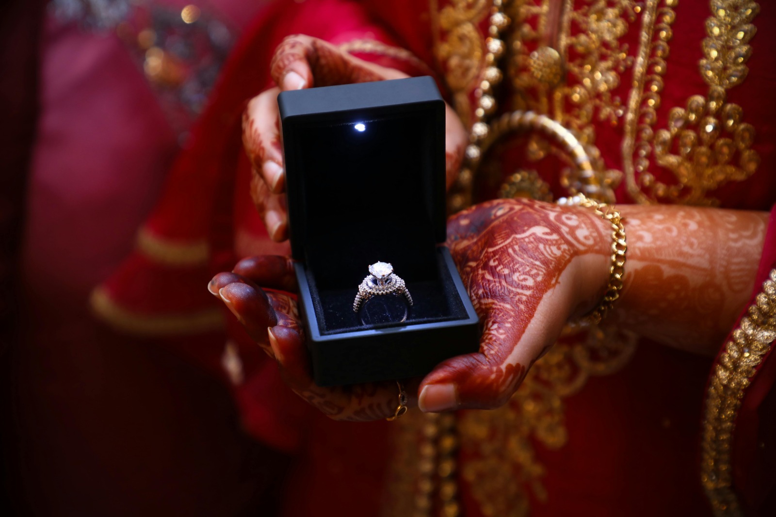 Luxury Wedding Rings Inspired by Swiss Precision and Timeless Beauty