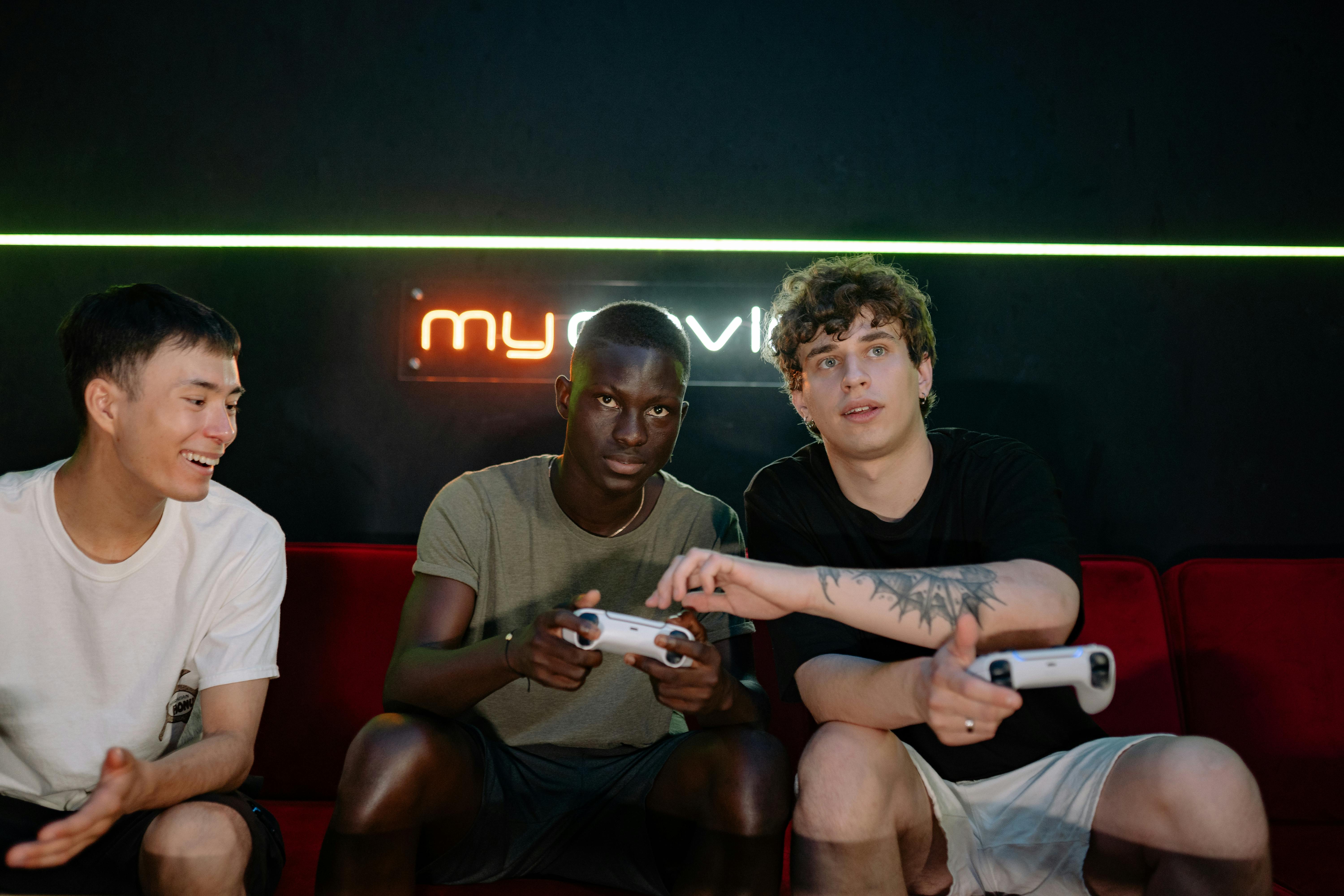 Ultimate list of Games to play with friends for nonstop fun